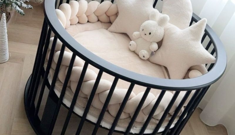 Rondo box zwart met box aankleding, ronde box aangekleed, vlecht bed bumper, bopita, box aankleding, aangeklede box met vlechtrand, boxvlecht beige