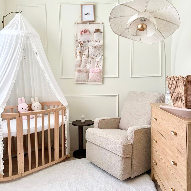 ovaal doorgroeiledikant hout waldin, houten meegroeibed, wieg met hemel, beukenhouten babykamer, meisjesbabykamer