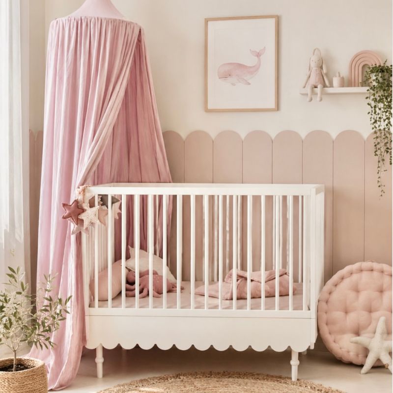 babushka ledikant wit, wit babybedje met ronde vormen aan de onderkant, retro babykamer
